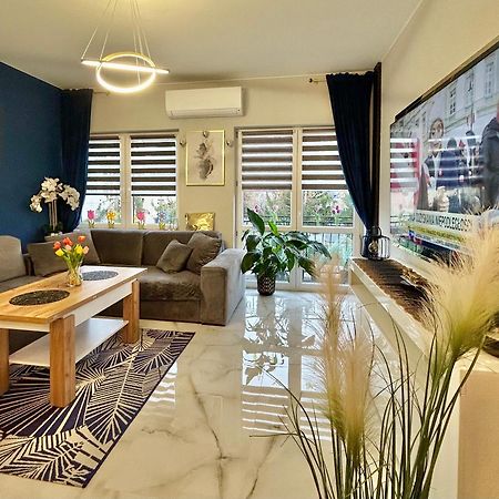 Nowy Dwór Mazowiecki Golden Luxury Suite מראה חיצוני תמונה