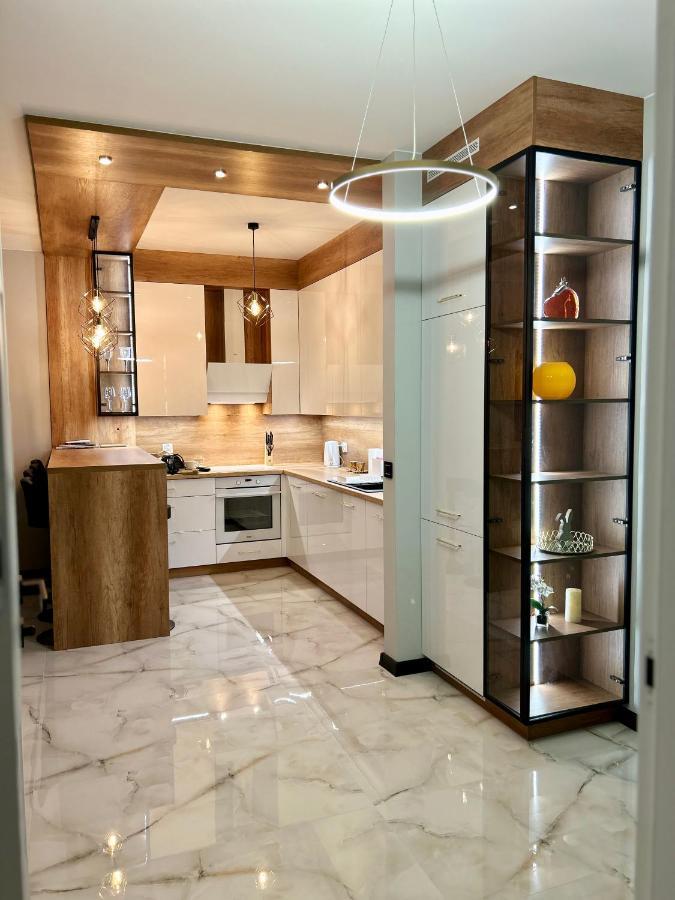 Nowy Dwór Mazowiecki Golden Luxury Suite מראה חיצוני תמונה