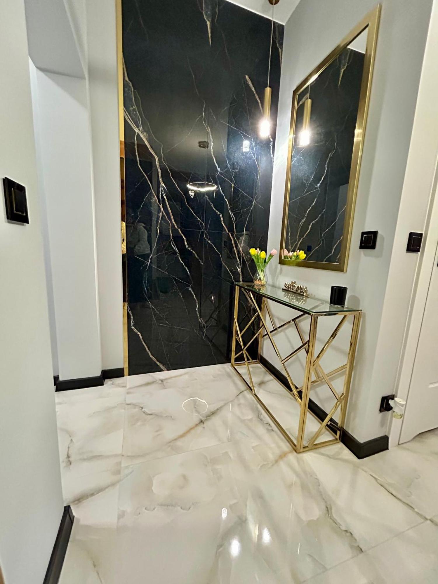 Nowy Dwór Mazowiecki Golden Luxury Suite מראה חיצוני תמונה